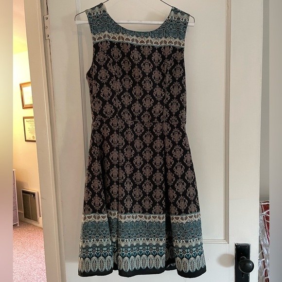 EUC Yellow Star Brand patterned fit & flare sleeveless dress, zip-up, size M - Picture 1 of 6